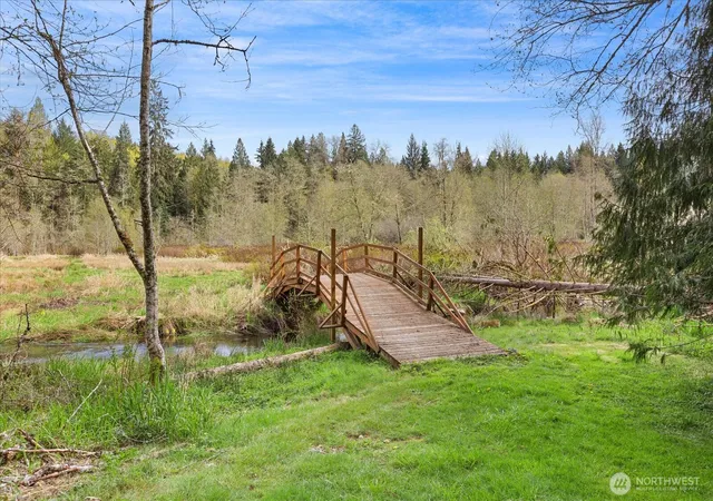 Photo 4 of Single family home for sale at 121 N Carpenter Rd, Snohomish, WA 98290 | MLS# NWM2519373 | Listing updated on 2026-09-21