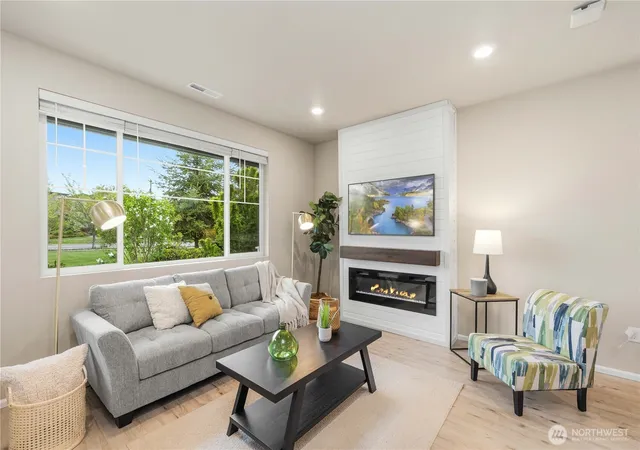 Photo 4 of Single family home for sale at 32879 Ten Trails Pkwy SE, Black Diamond, WA 98010 | MLS# NWM2519396 | Listing updated on 2026-10-01