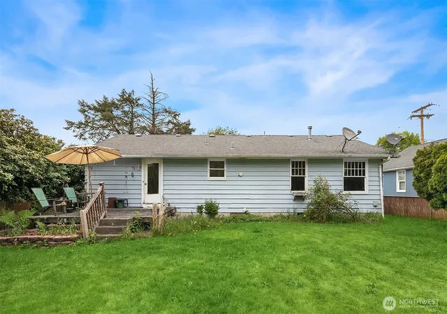 Photo 3 of Single family home for sale at 33313 Se 42nd Street, Fall City, WA 98024 | MLS# NWM2519413 | Listing updated on 2026-09-21