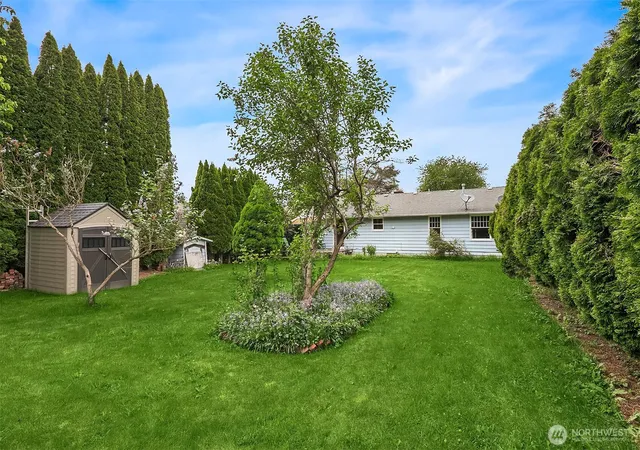 Photo 3 of Single family home for sale at 33313 SE 42nd Street, Fall City, WA 98024 | MLS# NWM2519413 | Listing updated on 2026-09-21