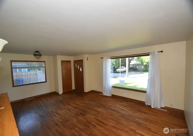 Photo 3 of Single family home for sale at 614 S Pine St, Burlington, WA 98233 | MLS# NWM2519415 | Listing updated on 2026-10-01