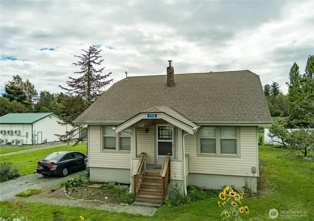 Photo 3 of Sale Pending at 9720 Padilla Hts Rd, Anacortes, WA 98221 | MLS# NWM2519429 | Listing updated on 2026-06-16