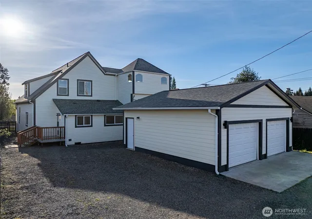 Photo 2 of Single family home for sale at 1016 N Pearl St, Centralia, WA 98531 | MLS# NWM2519440 | Listing updated on 2026-09-20