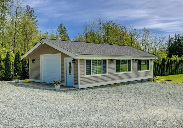 Photo 3 of Single family home for sale at 14214 Woods Lake Rd, Monroe, WA 98272 | MLS# NWM2519462 | Listing updated on 2026-09-28