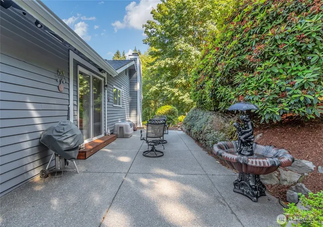 Photo 3 of Single family home for sale at 30925 22nd Avenue SW, Federal Way, WA 98023 | MLS# NWM2519466 | Listing updated on 2026-09-17