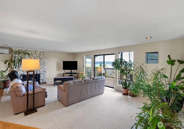 Photo 3 of Single family home for sale at 6802 Rainier Ave, Gig Harbor, WA 98335 | MLS# NWM2519523 | Listing updated on 2026-09-19