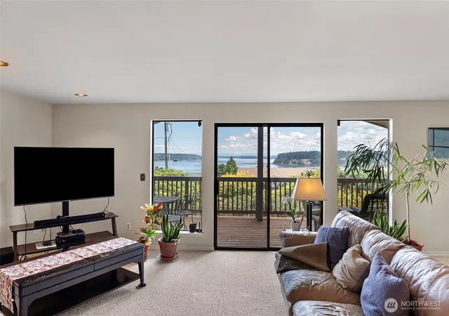 Photo 4 of Single family home for sale at 6802 Rainier Ave, Gig Harbor, WA 98335 | MLS# NWM2519523 | Listing updated on 2026-09-19