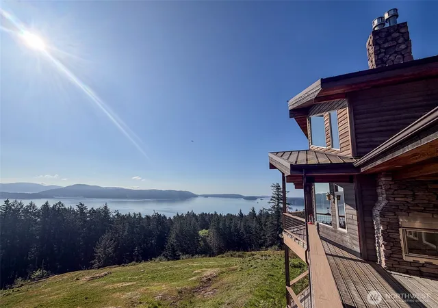 Photo 4 of Single family home for sale at 726 Pine Ridge Dr, Orcas, WA 98280 | MLS# NWM2519539 | Listing updated on 2026-09-21