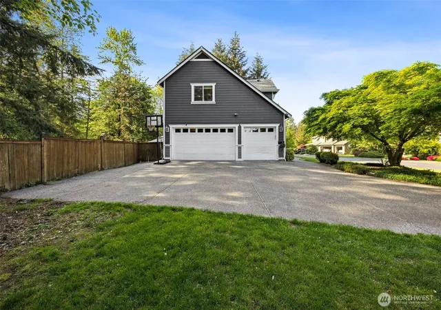 Photo 2 of Single family home for sale at 19010 5th Street E, Lake Tapps, WA 98391 | MLS# NWM2519569 | Listing updated on 2026-09-28