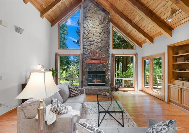 Photo 3 of Single family home for sale at 3337 Agate Hts Rd, Bellingham, WA 98226 | MLS# NWM2519583 | Listing updated on 2026-10-19