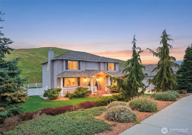 Photo 1 of Contingent at 2070 Maiden Ln, Wenatchee, WA 98801 | MLS# NWM2519586 | Listing updated on 2026-09-21