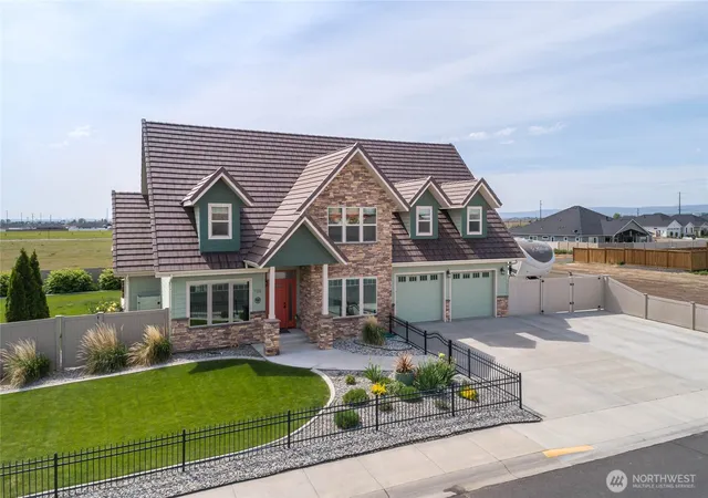 Photo 1 of Single family home for sale at 726 L St Sw, Quincy, WA 98848 | MLS# NWM2519614 | Listing updated on 2026-09-21