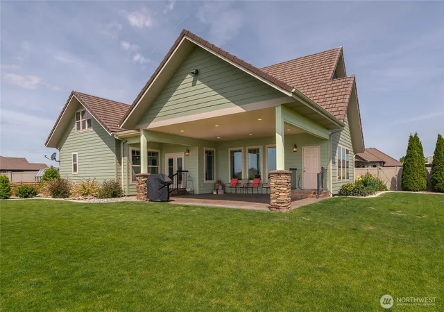 Photo 3 of Single family home for sale at 726 L St Sw, Quincy, WA 98848 | MLS# NWM2519614 | Listing updated on 2026-09-21