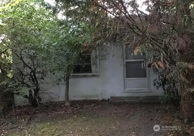 Photo 3 of Sale Pending at 3511 NE 153rd Street, Lake Forest Park, WA 98155 | MLS# NWM2519632 | Listing updated on 2026-09-30