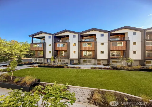 Photo 1 of Townhouse for sale at 16023 Se 31st Lane, Bellevue, WA 98008 | MLS# NWM2519702 | Listing updated on 2026-10-01