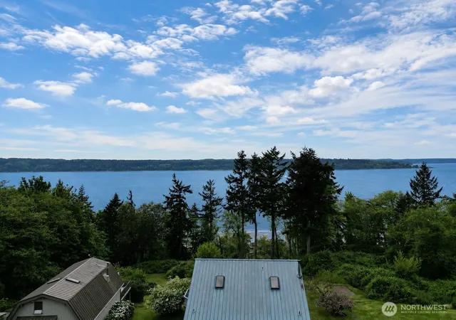 Photo 3 of Single family home for sale at 38 M Cascade Dr, Hat Island, WA 98206 | MLS# NWM2519706 | Listing updated on 2026-09-21