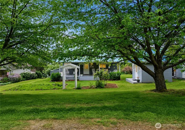 Photo 4 of Single family home for sale at 38 M Cascade Dr, Hat Island, WA 98206 | MLS# NWM2519706 | Listing updated on 2026-09-21