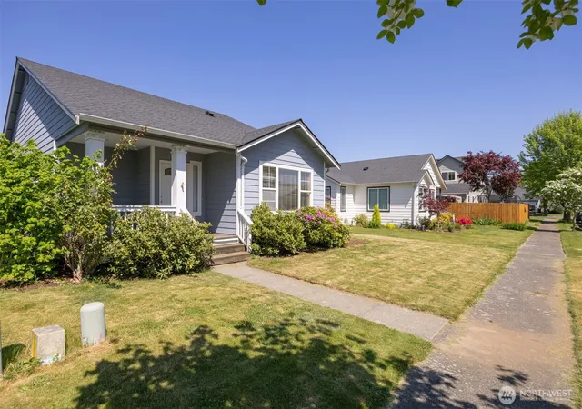 Photo 1 of Single family home for sale at 1225 Ash St, Lynden, WA 98264 | MLS# NWM2519733 | Listing updated on 2026-09-21