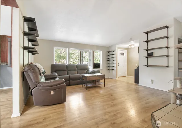 Photo 4 of Manufactured home for sale at 31113 W Whitehorse Dr, Arlington, WA 98223 | MLS# NWM2519736 | Listing updated on 2026-09-21