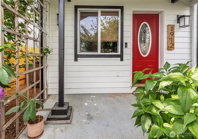 Photo 3 of Sale Pending at 1912 Martin Luther King Jr Way, Tacoma, WA 98405 | MLS# NWM2519813 | Listing updated on 2026-09-27