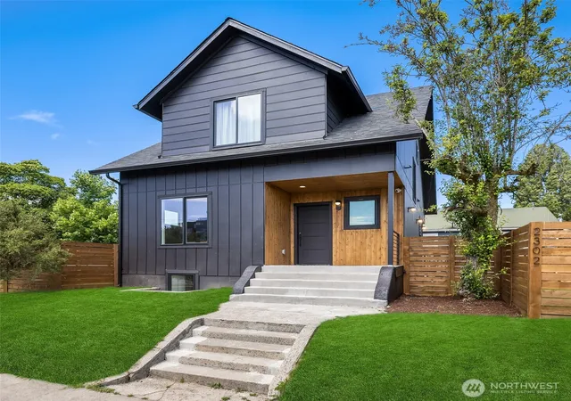 Photo 1 of Single family home for sale at 2302 E Pike St, Seattle, WA 98122 | MLS# NWM2519817 | Listing updated on 2026-09-21