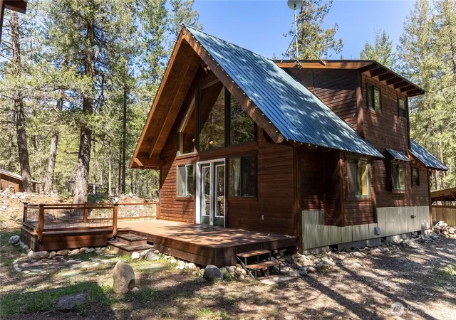 Photo 3 of Single family home for sale at 651 Lost River Rd, Mazama, WA 98833 | MLS# NWM2519847 | Listing updated on 2026-09-21