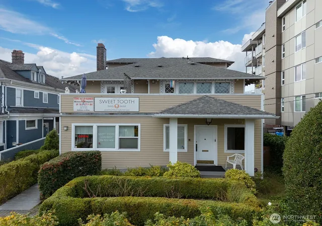 Photo 2 of Single family home for sale at 211 14th Avenue E, Seattle, WA 98112 | MLS# NWM2519872 | Listing updated on 2026-09-21