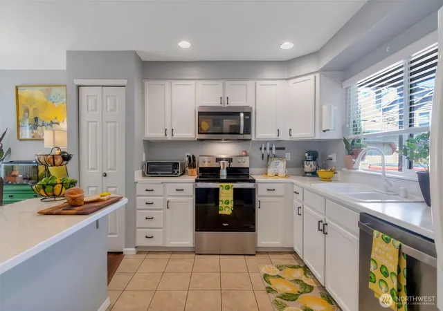 Photo 3 of Townhouse for sale at 5802 14th Drive W #B, Everett, WA 98203 | MLS# NWM2519884 | Listing updated on 2026-09-21