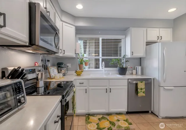 Photo 3 of Townhouse for sale at 5802 14th Drive W #B, Everett, WA 98203 | MLS# NWM2519884 | Listing updated on 2026-09-21