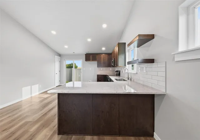 Photo 3 of Single family home for sale at 2016 N Oak Rd, Moses Lake, WA 98837 | MLS# NWM2519955 | Listing updated on 2026-09-21