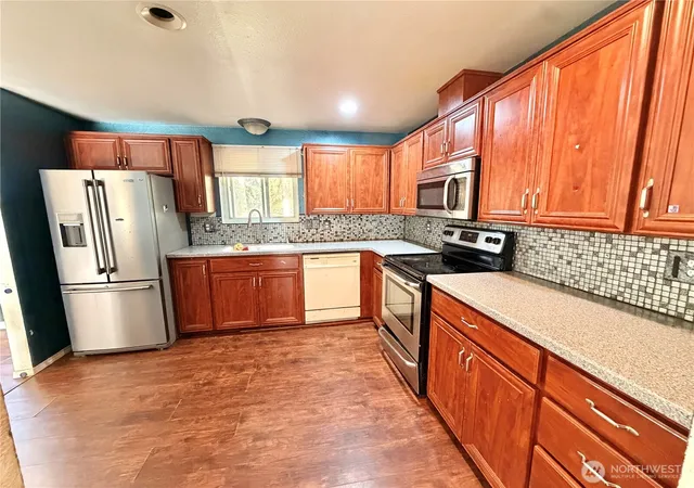 Photo 4 of Sale Pending at 16112 68th Avenue Ct E, Puyallup, WA 98375 | MLS# NWM2519969 | Listing updated on 2026-09-25