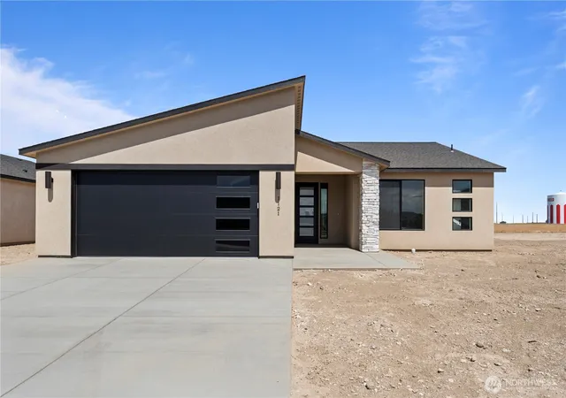 Photo 1 of Sale Pending at 4324 W Surf Scoter St, Moses Lake, WA 98837 | MLS# NWM2520010 | Listing updated on 2026-09-25