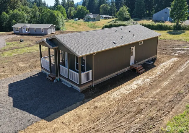 Photo 3 of Manufactured home for sale at 124 Norms Pl, Ariel, WA 98603 | MLS# NWM2520043 | Listing updated on 2026-09-21