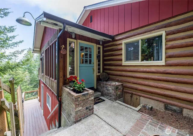 Photo 3 of Single family home for sale at 1136 Island Dr, Lummi Island, WA 98262 | MLS# NWM2520054 | Listing updated on 2026-09-21