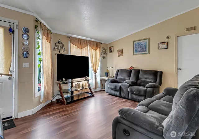 Photo 4 of Manufactured home for sale at 7502 189th Avenue Ct E #9, Puyallup, WA 98375 | MLS# NWM2520066 | Listing updated on 2026-09-21