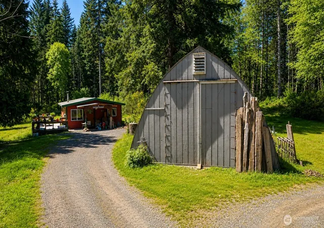 Photo 4 of Single family home for sale at 231 E Strong Rd, Shelton, WA 98584 | MLS# NWM2520084 | Listing updated on 2026-09-21