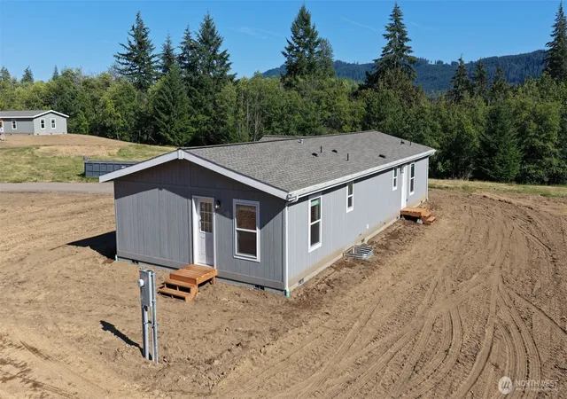 Photo 3 of Manufactured home for sale at 136 Norm's Pl, Ariel, WA 98603 | MLS# NWM2520129 | Listing updated on 2026-09-21