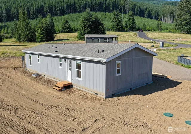 Photo 3 of Manufactured home for sale at 136 Norm's Pl, Ariel, WA 98603 | MLS# NWM2520129 | Listing updated on 2026-09-21