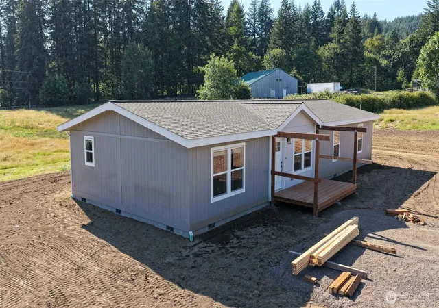 Photo 4 of Manufactured home for sale at 136 Norm's Pl, Ariel, WA 98603 | MLS# NWM2520129 | Listing updated on 2026-09-21