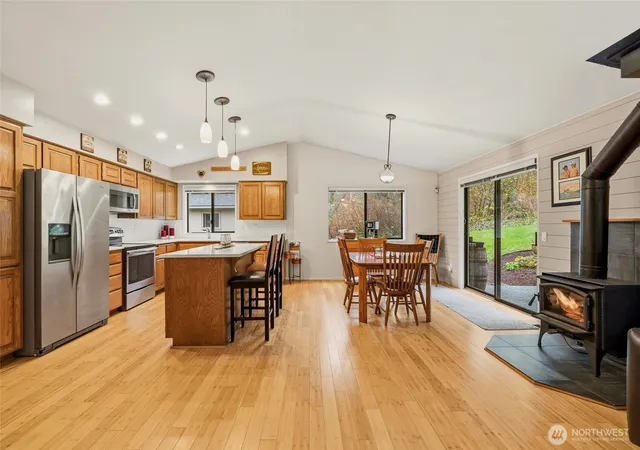 Photo 3 of Single family home for sale at 6830 Norma Beach Rd, Edmonds, WA 98026 | MLS# NWM2520150 | Listing updated on 2026-09-24