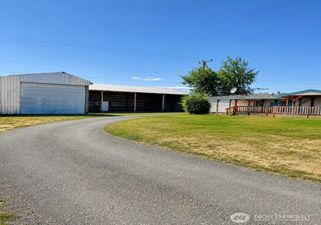 Photo 1 of Sale Pending at 10041 N Thorp Hwy, Thorp, WA 98946 | MLS# NWM2520213 | Listing updated on 2026-09-29