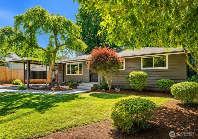 Photo 2 of Single family home for sale at 11229 29th Avenue Sw, Seattle, WA 98146 | MLS# NWM2520253 | Listing updated on 2026-09-21