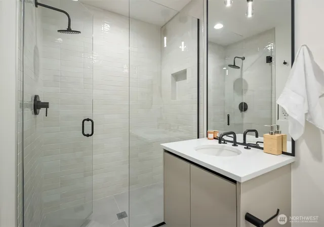Photo 4 of Townhouse for sale at 415 99th Avenue NE, Bellevue, WA 98004 | MLS# NWM2520270 | Listing updated on 2026-09-21