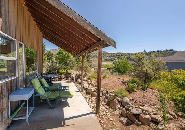 Photo 3 of Single family home for sale at 245 Lakeview Ave, Orondo, WA 98843 | MLS# NWM2520282 | Listing updated on 2026-09-21