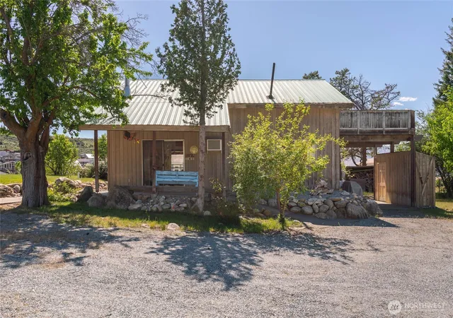 Photo 4 of Single family home for sale at 245 Lakeview Ave, Orondo, WA 98843 | MLS# NWM2520282 | Listing updated on 2026-09-21