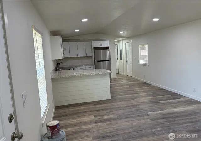 Photo 2 of Manufactured home for sale at 3010 W Peninsula Dr #77, Moses Lake, WA 98837 | MLS# NWM2520319 | Listing updated on 2026-09-23