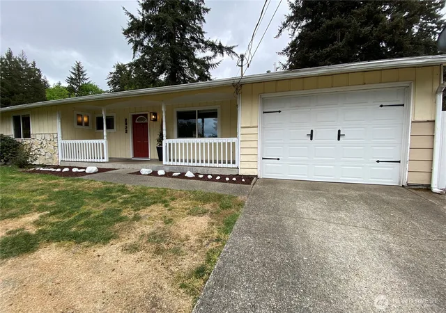 Photo 3 of Sale Pending at 2822 College St Se, Lacey, WA 98503 | MLS# NWM2520337 | Listing updated on 2026-09-25