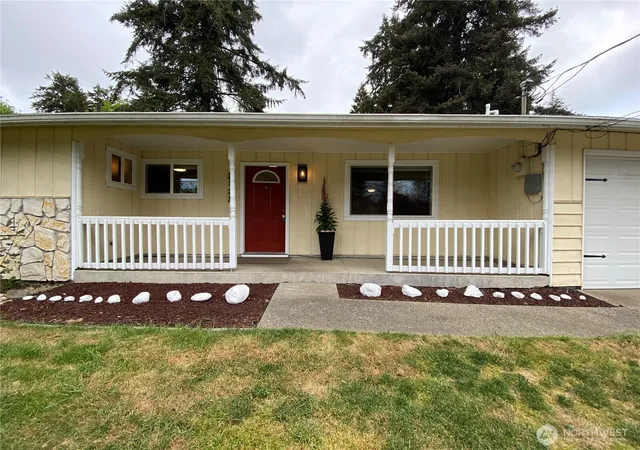 Photo 3 of Sale Pending at 2822 College St SE, Lacey, WA 98503 | MLS# NWM2520337 | Listing updated on 2026-09-25