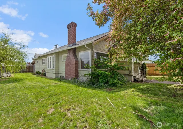 Photo 1 of Single family home for sale at 505 W Young St, Elma, WA 98541 | MLS# NWM2520351 | Listing updated on 2026-09-21