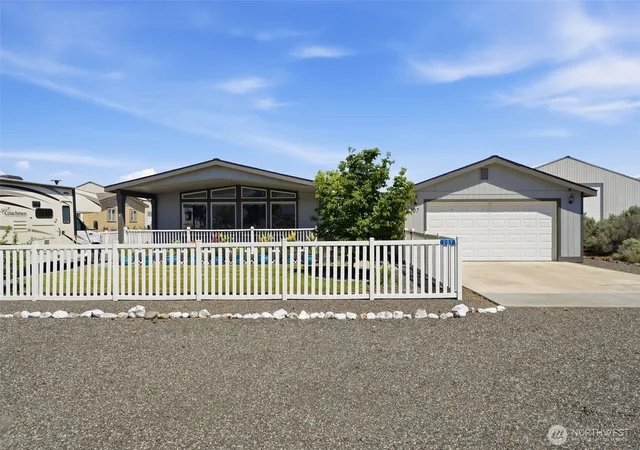Photo 1 of Sale Pending at 207 Sw Airport Way, Mattawa, WA 99349 | MLS# NWM2520359 | Listing updated on 2026-09-25